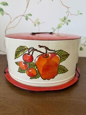 Mid Century Metal Cake Carrier - Cake Taker - Ballanoff